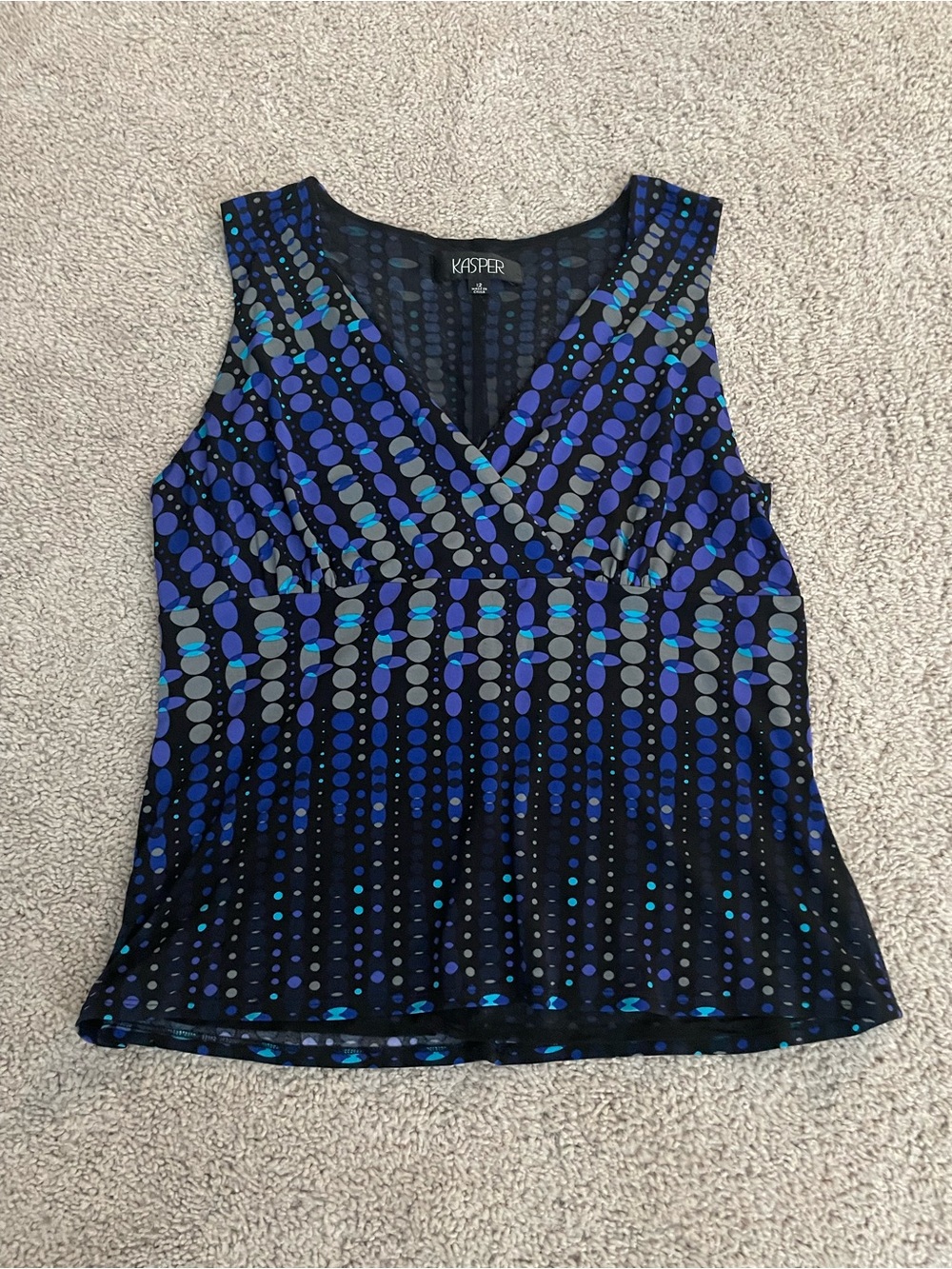 Kasper Women's Blue Patterned Sleeveless V-Neck Top